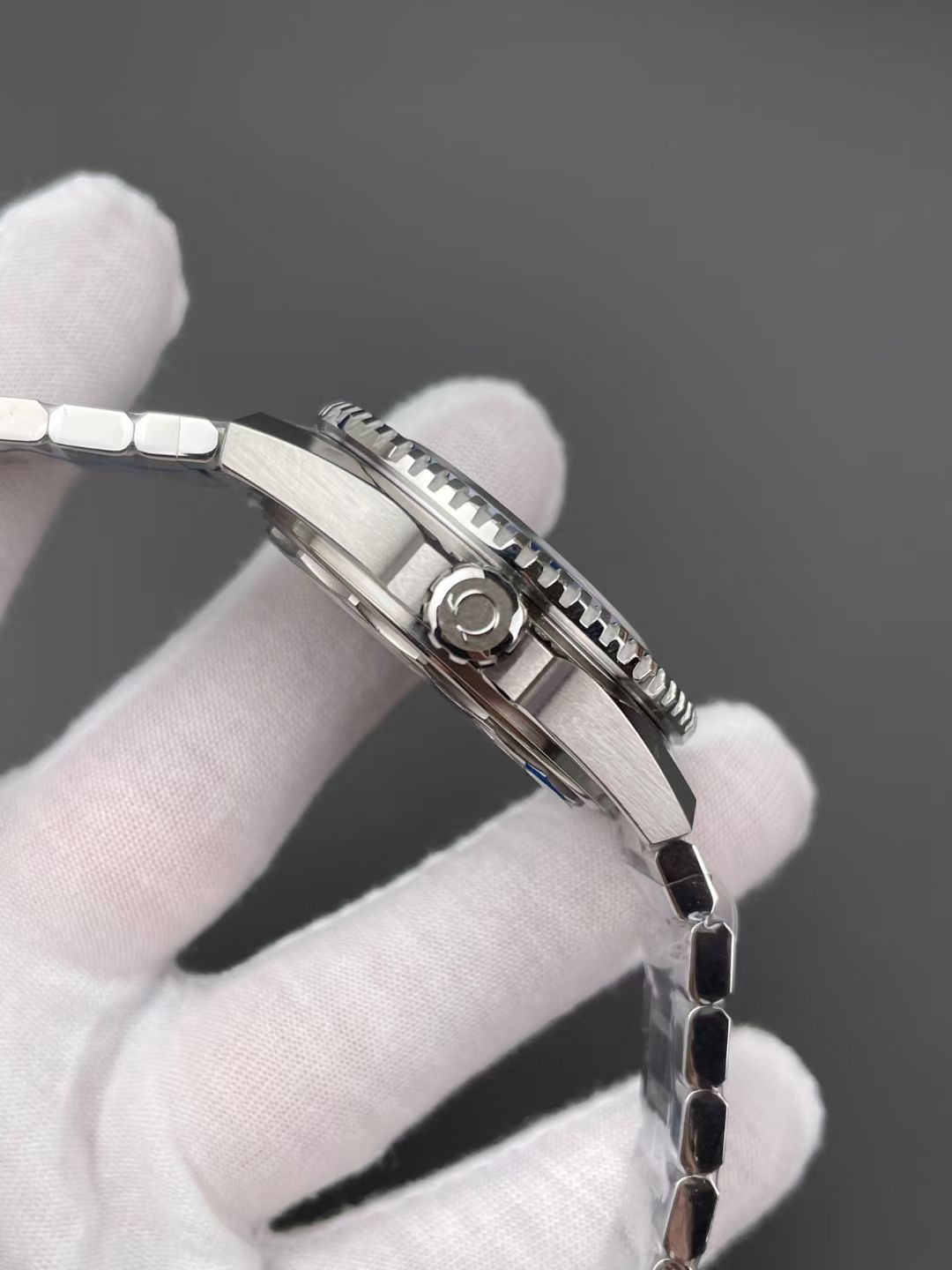 VS 欧米茄 歐米茄高仿手錶 海马600 Omega replica watches 217.30.42.21.01.002腕表 /  