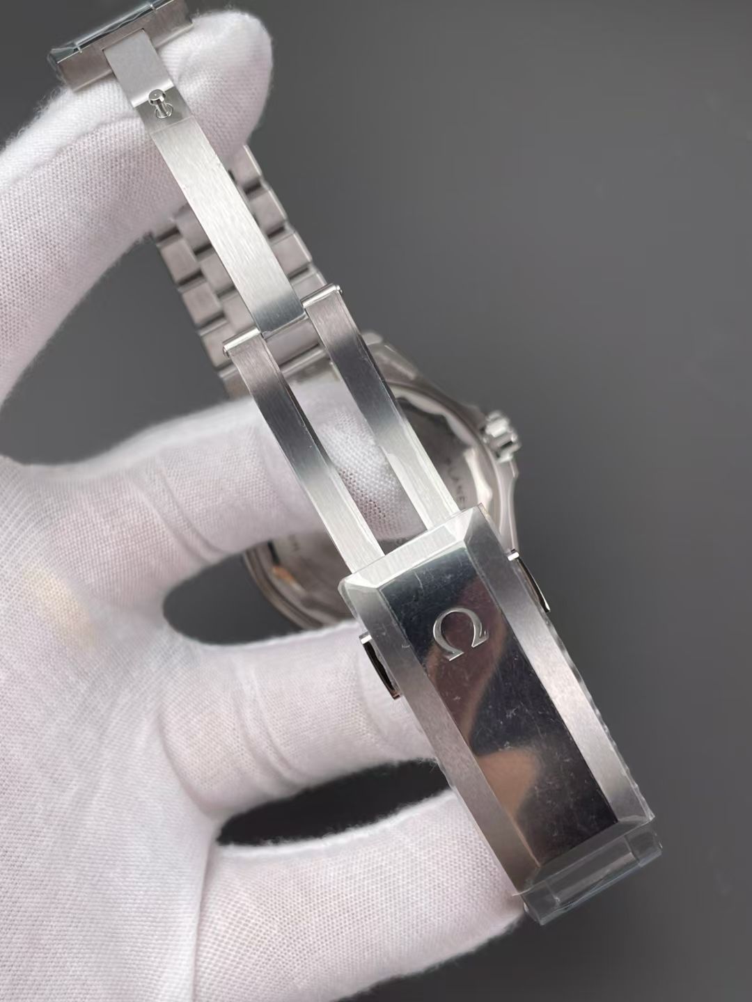 VS 欧米茄 歐米茄高仿手錶 海马600 Omega replica watches 217.30.42.21.01.002腕表 /  