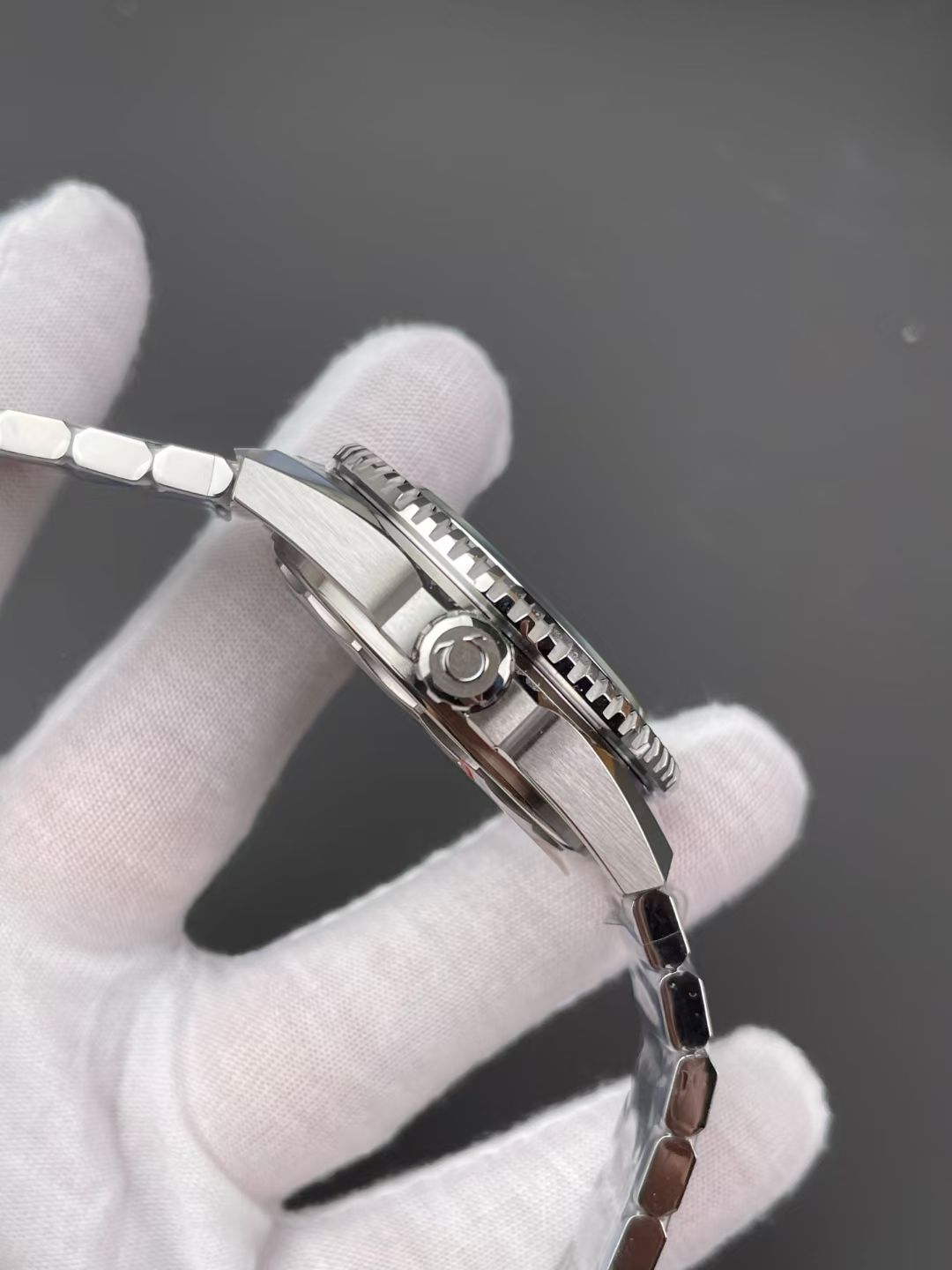 VS 欧米茄 歐米茄高仿手錶 海马600 Omega replica watches 217.30.42.21.01.002腕表 /  