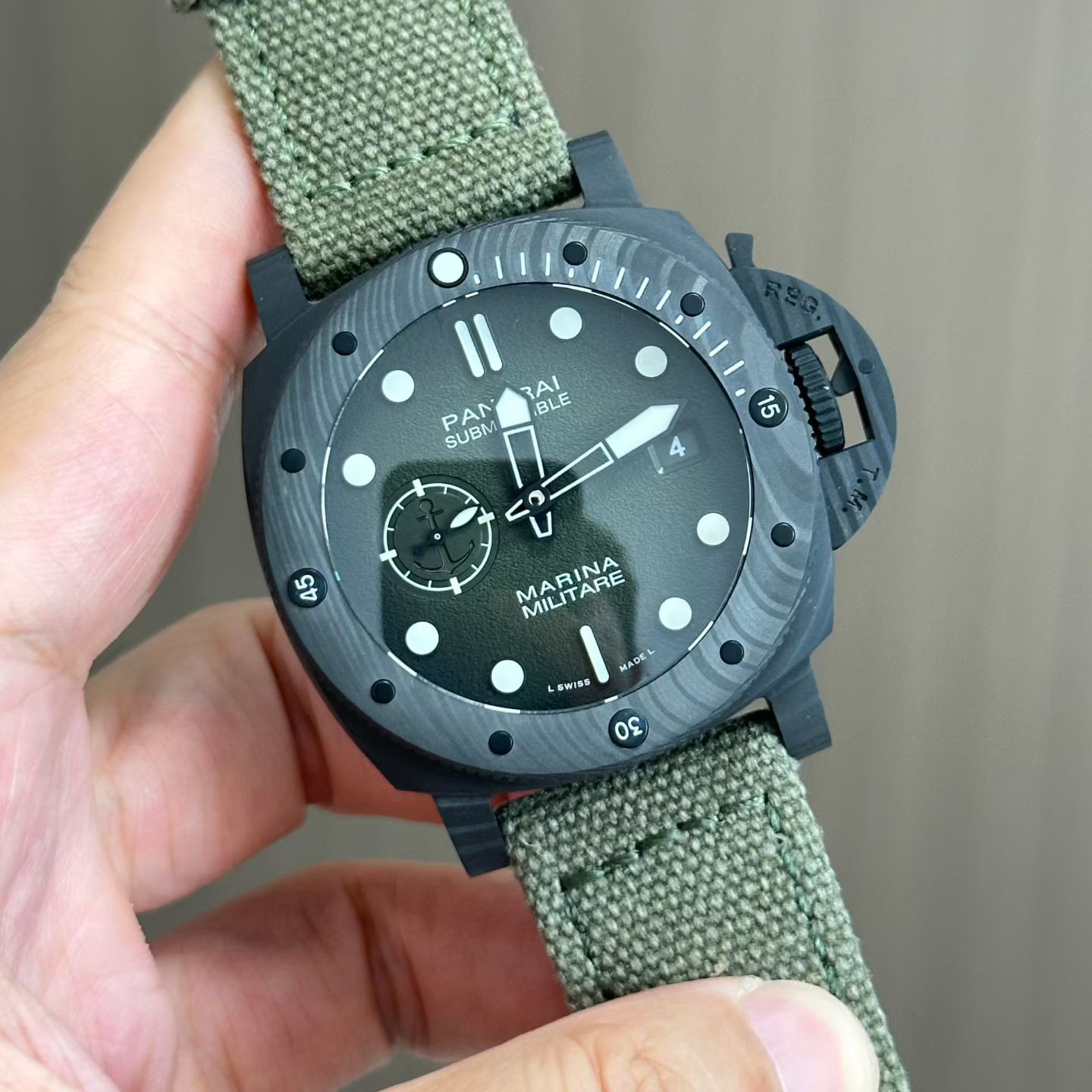 vs沛纳海Panerai Submariner replica watch PAM01698 沛納海高仿手錶PAM1698  腕表 /  