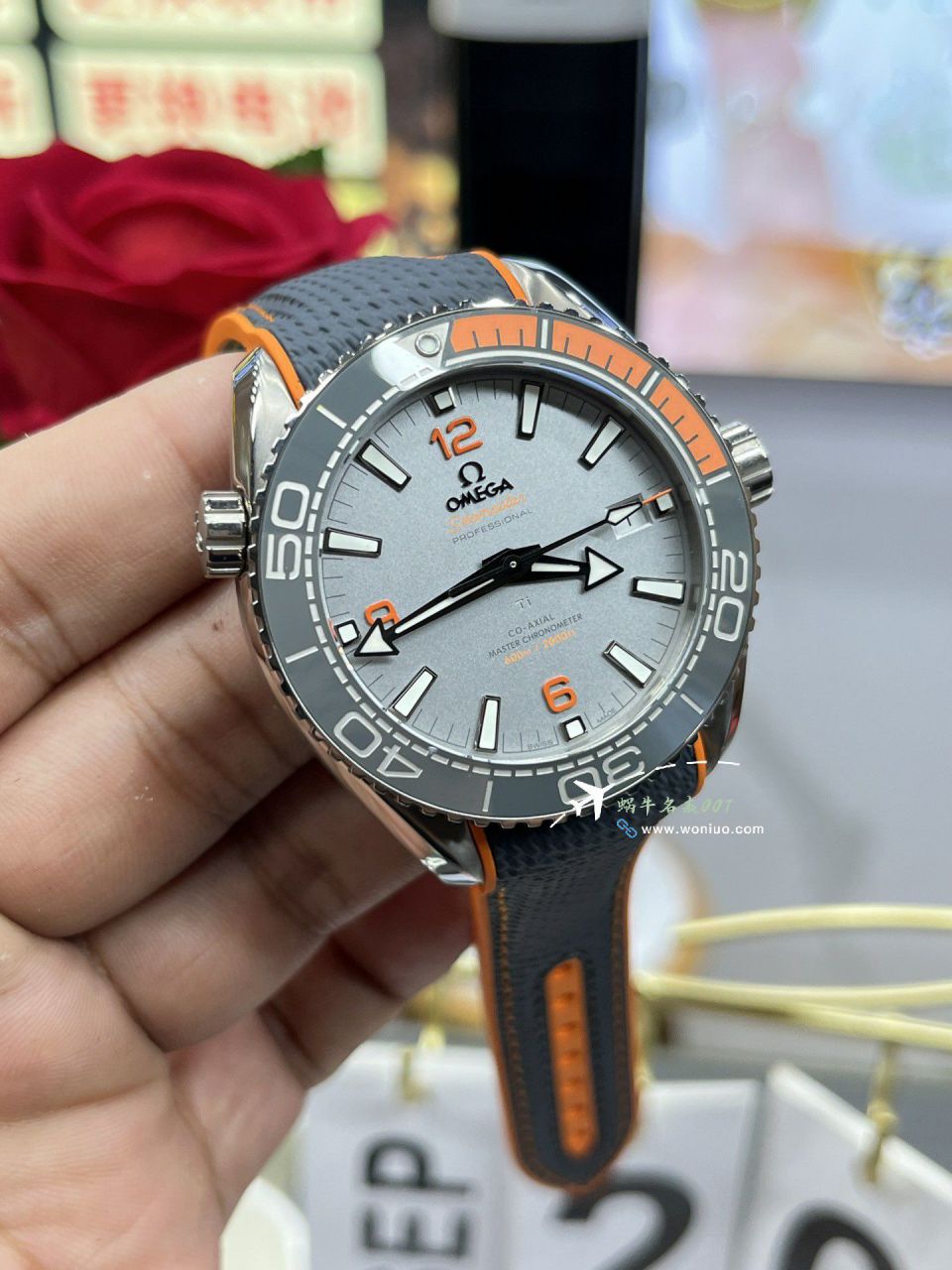 VS Omega Seamaster  clone 600 meters  四分之一 215.92.44.21.99.001 watches  / VS800