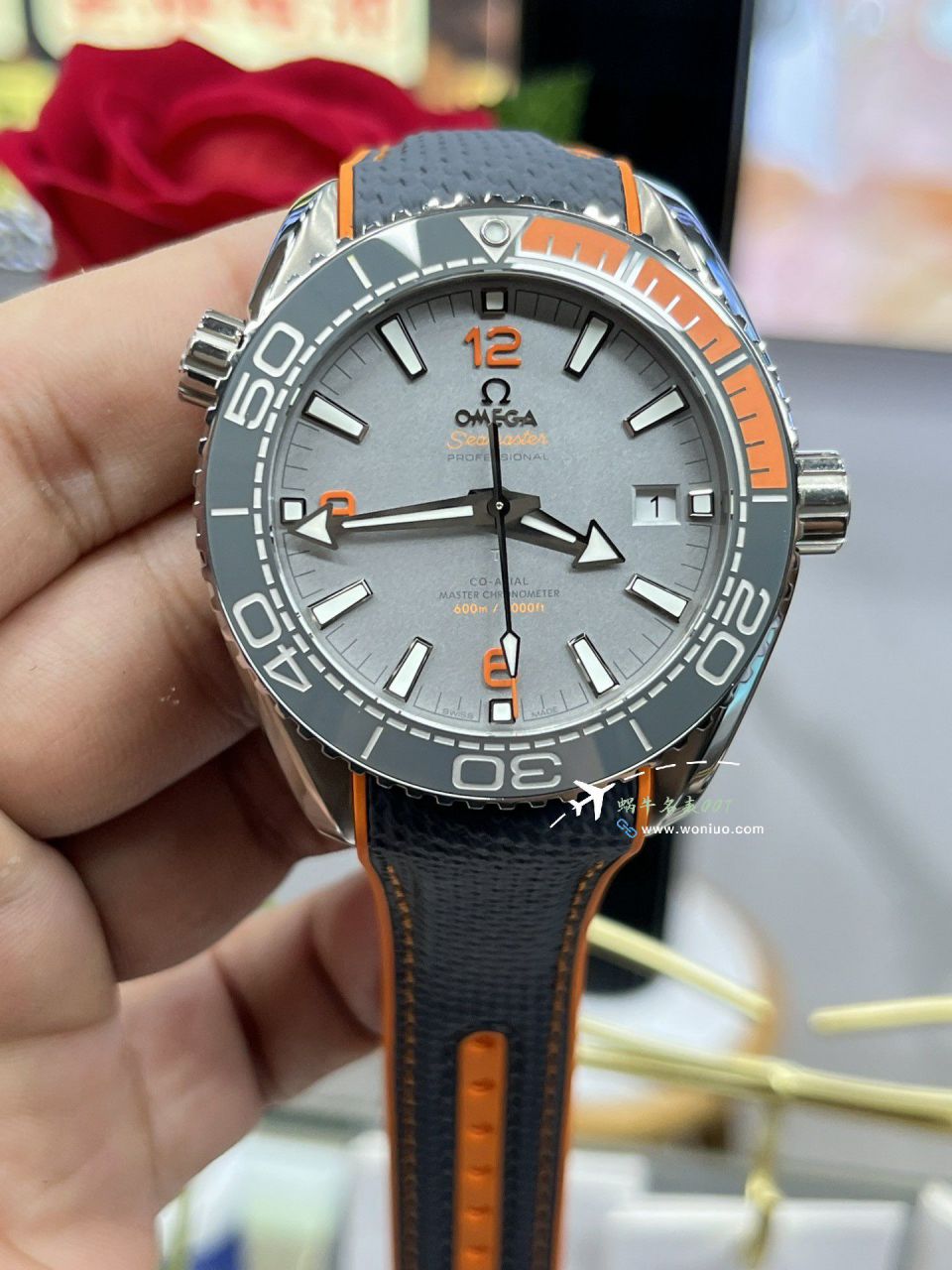 VS Omega Seamaster  clone 600 meters  四分之一 215.92.44.21.99.001 watches  / VS800