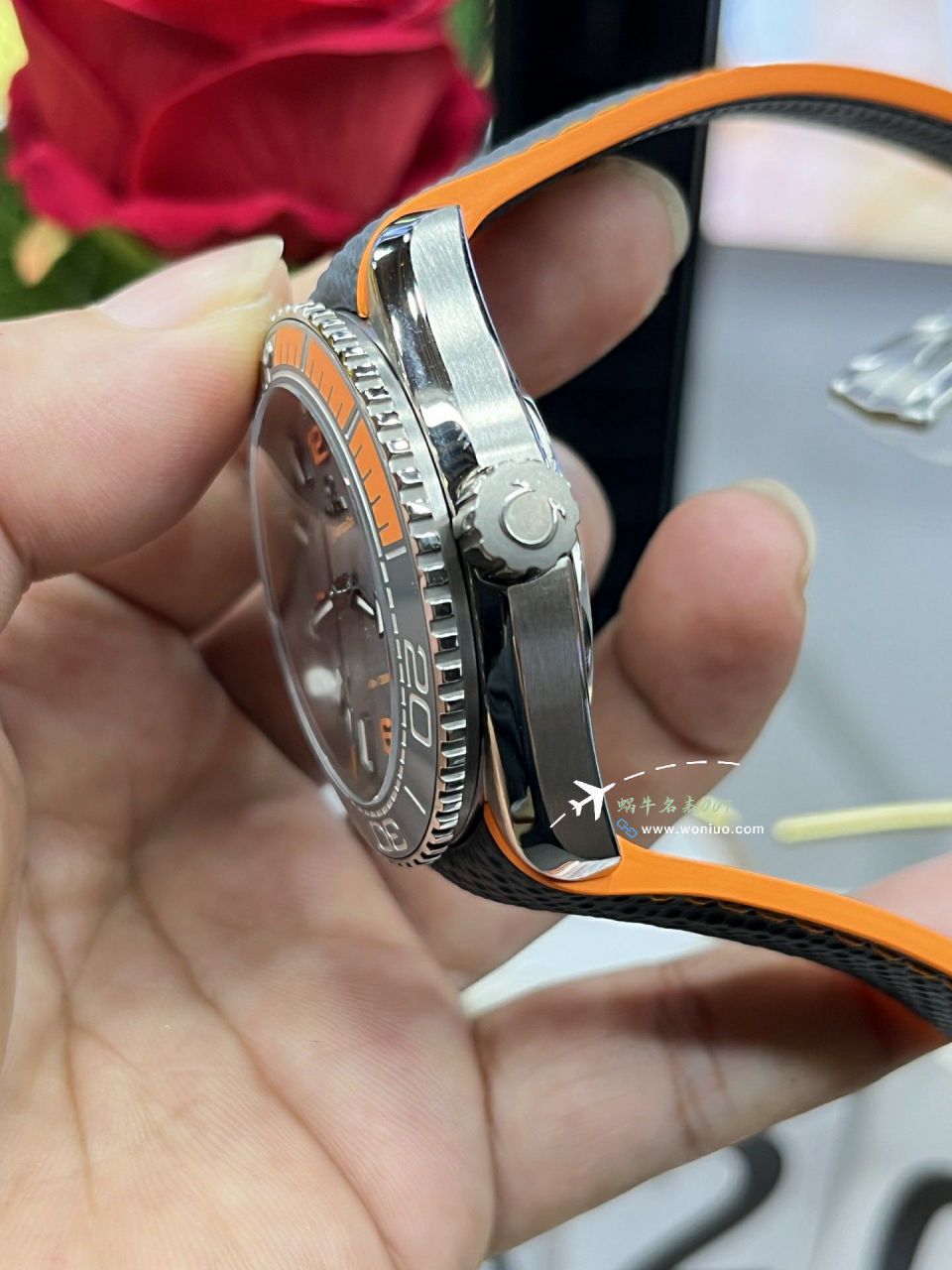 VS Omega Seamaster  clone 600 meters  四分之一 215.92.44.21.99.001 watches  / VS800