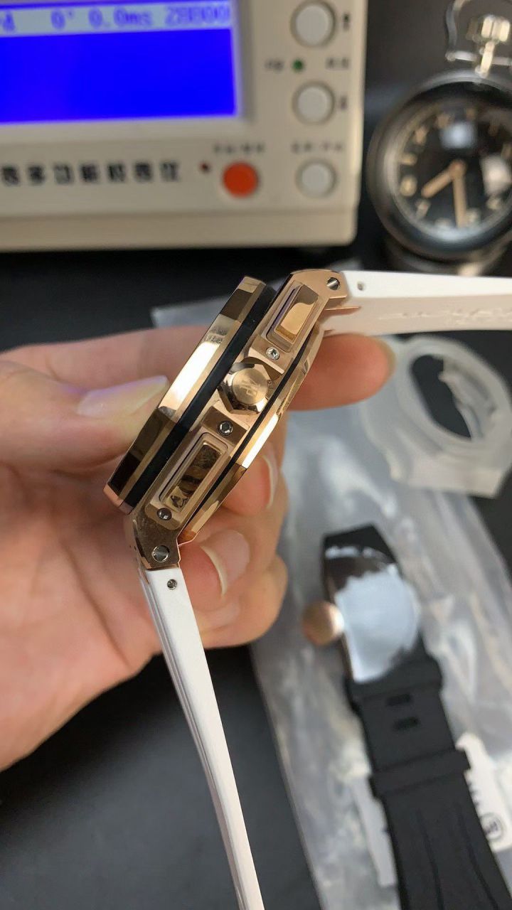 APF Factory Audemars Piguet Royal Oak  Offshore  clone watch26408OR.OO.A010CA.01 watches  / AP288