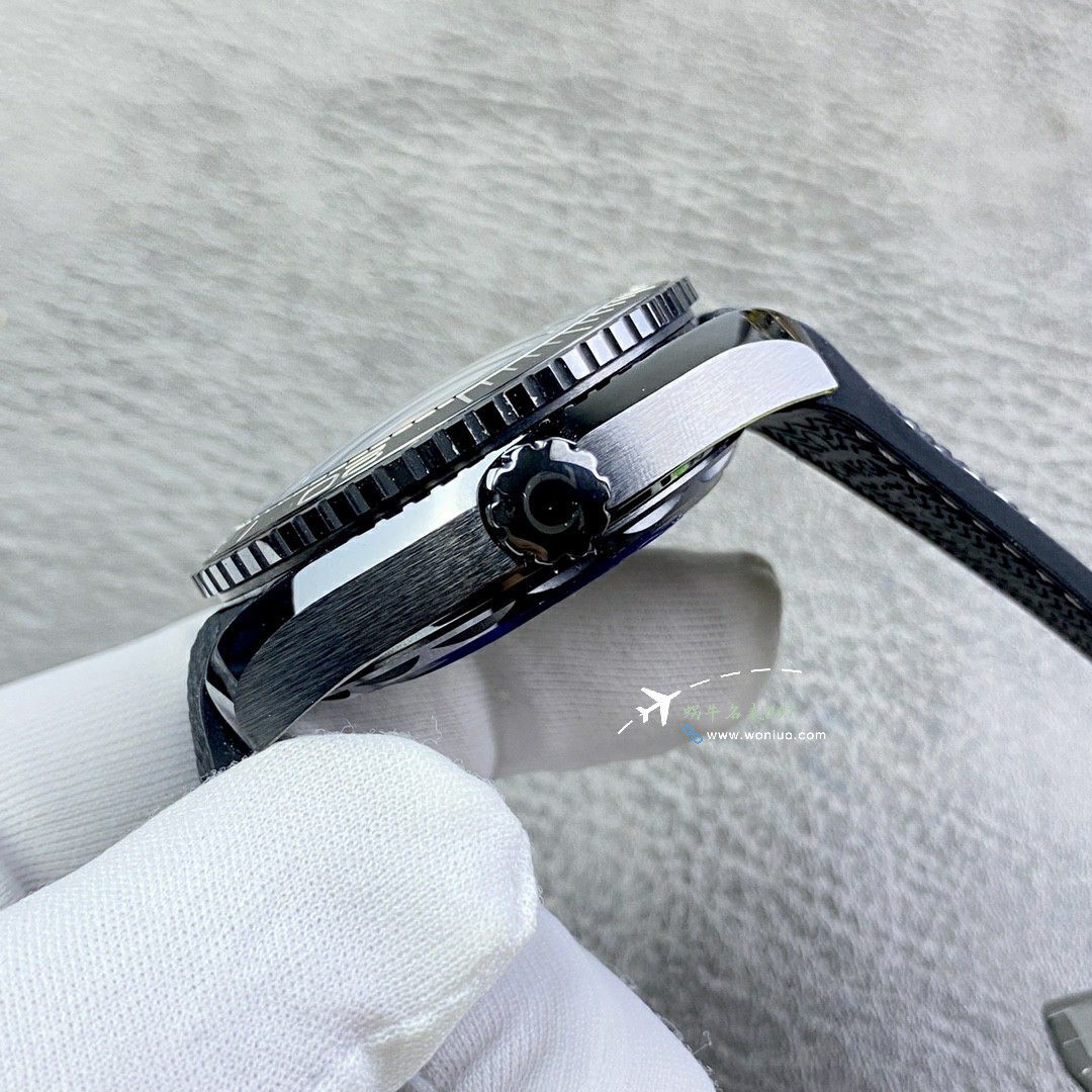 VS Factory  Omega Seamaster 300 meters  Darth Vader TOP clone watch210.92.44.20.01.003 watches  / VS806