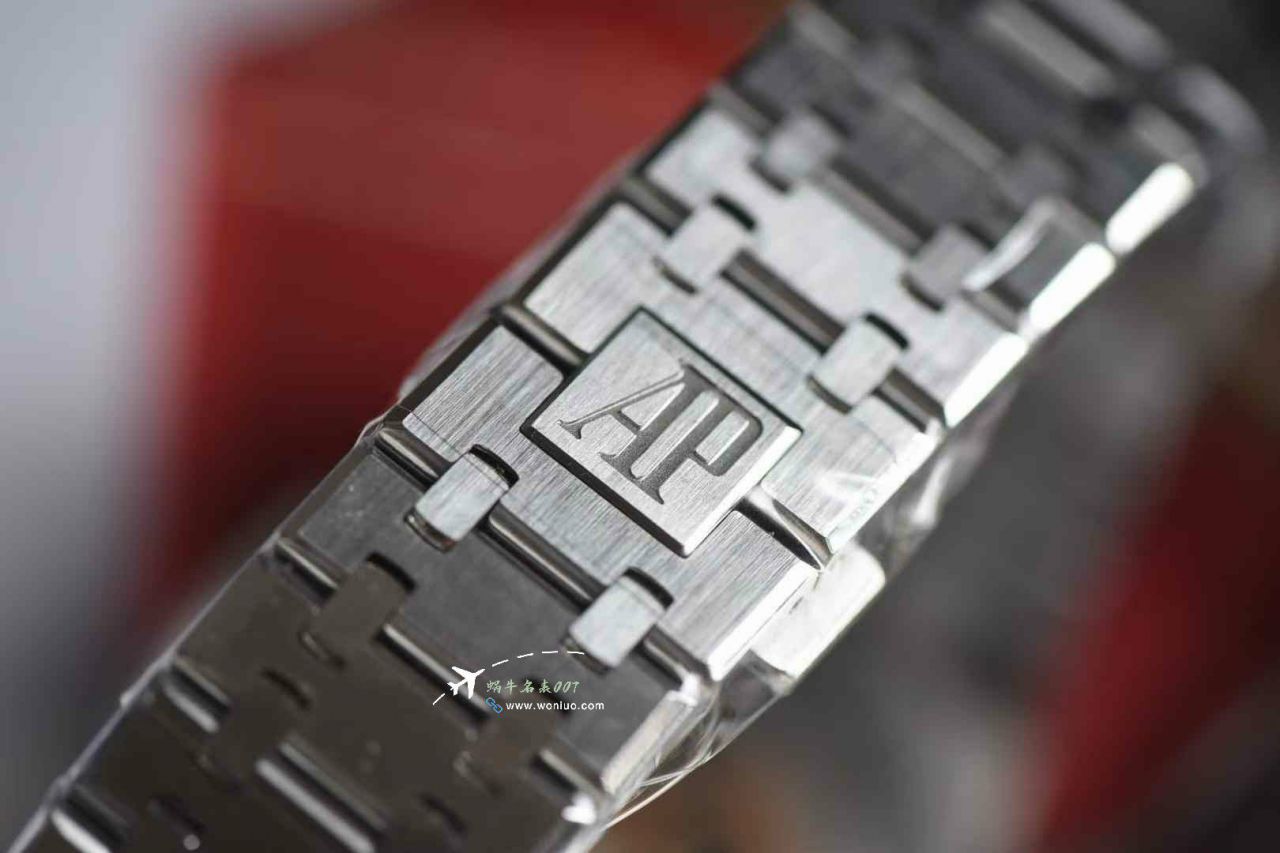 THB Factory Audemars Piguet Royal Oak 100% clone 15407ST.OO.1220ST.01和15407OR.OO.1220OR.01 watch / AP295