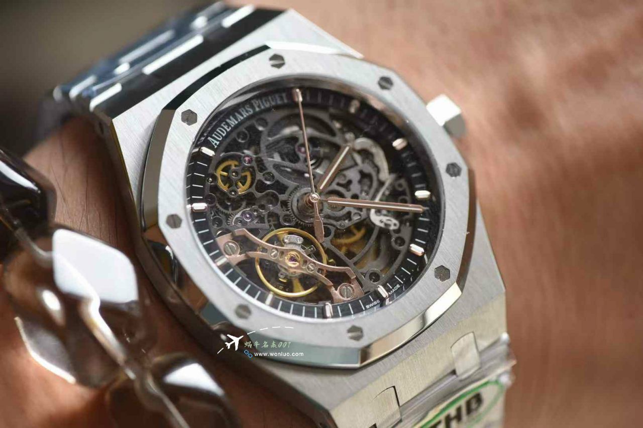 THB Factory Audemars Piguet Royal Oak 100% clone 15407ST.OO.1220ST.01和15407OR.OO.1220OR.01 watch / AP295