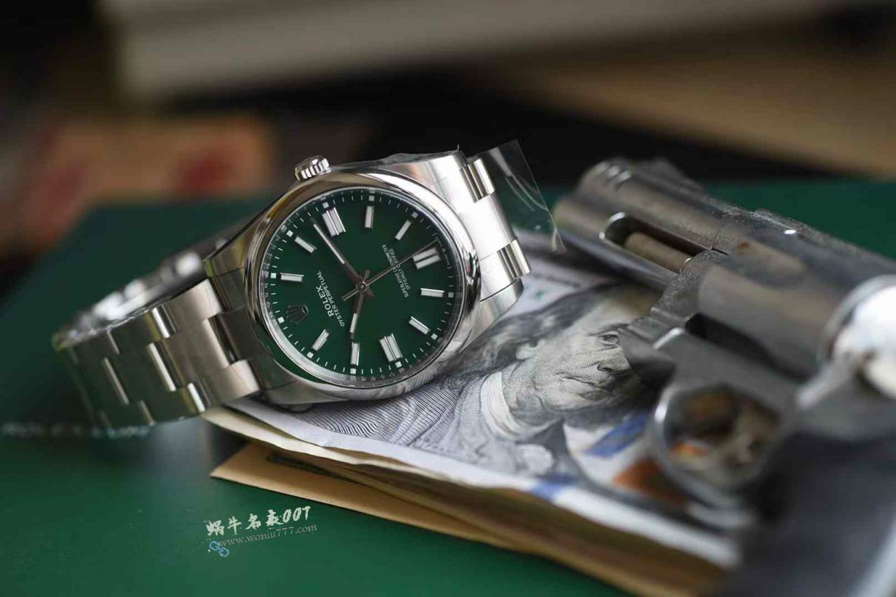 Clean Rolex Oyster Perpetual 41 series  clone m124300-0005 watches  / R935