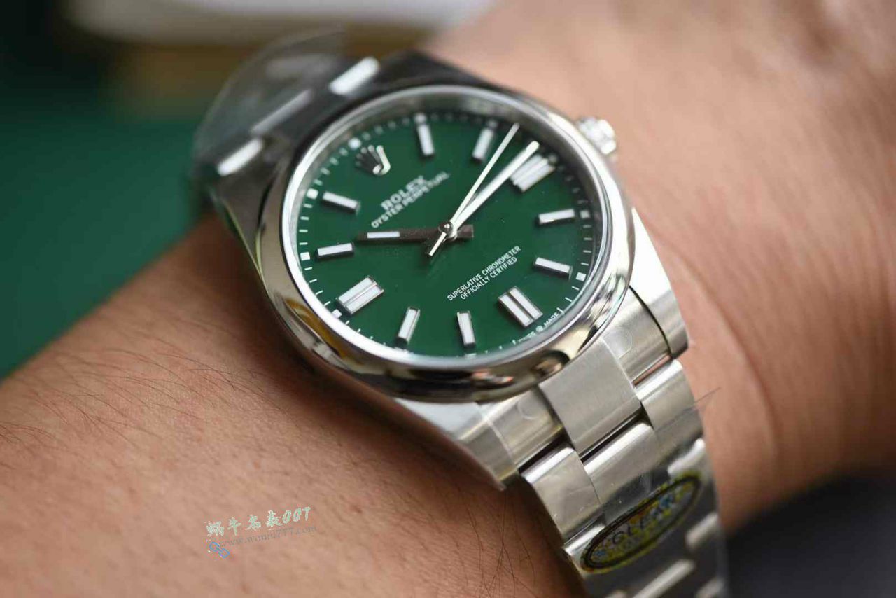 Clean Rolex Oyster Perpetual 41 series  clone m124300-0005 watches  / R935