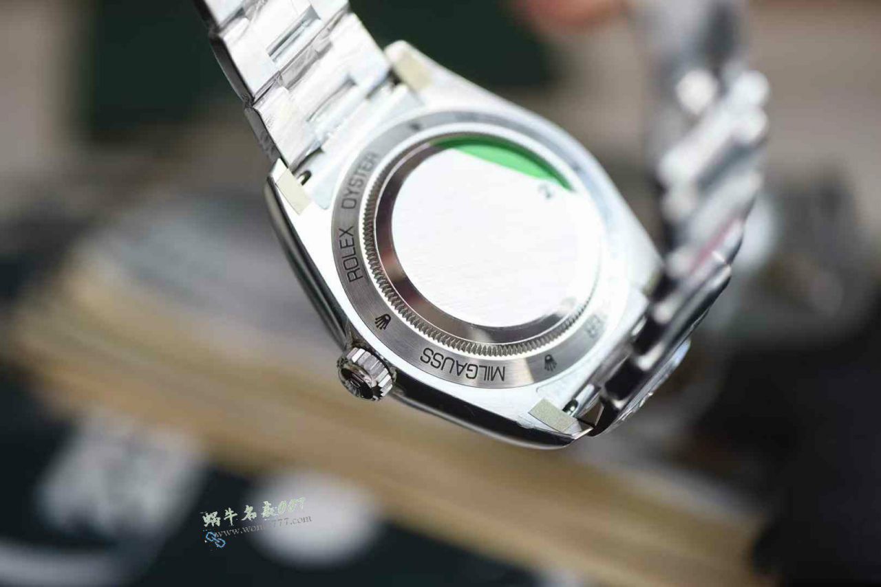 vs Rolex  Lightning Grid Magnetic Type  clone  green glass m116400gv-0001 Black dial  watches  / R952