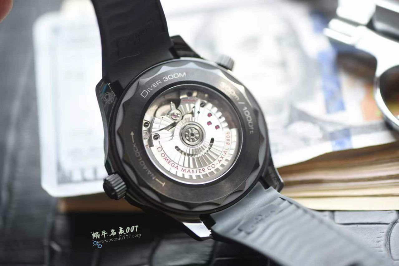  Video review  Omega Seamaster 300 meters  clone  Darth Vader 210.92.44.20.01.003 watches  / VS817