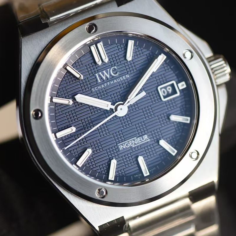  Video review V7 Factory  blue surface IWC Engineer  series best clone IW328907 watches 