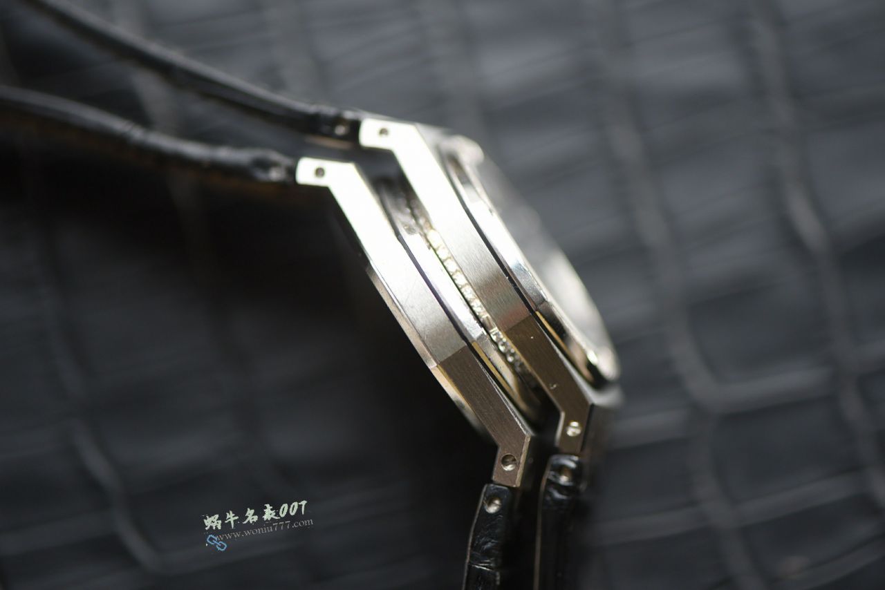 V7 Factory Audemars Piguet Royal Oak TOP clone  Women watch67651ST.ZZ.D002CR.01 watches  / AP306