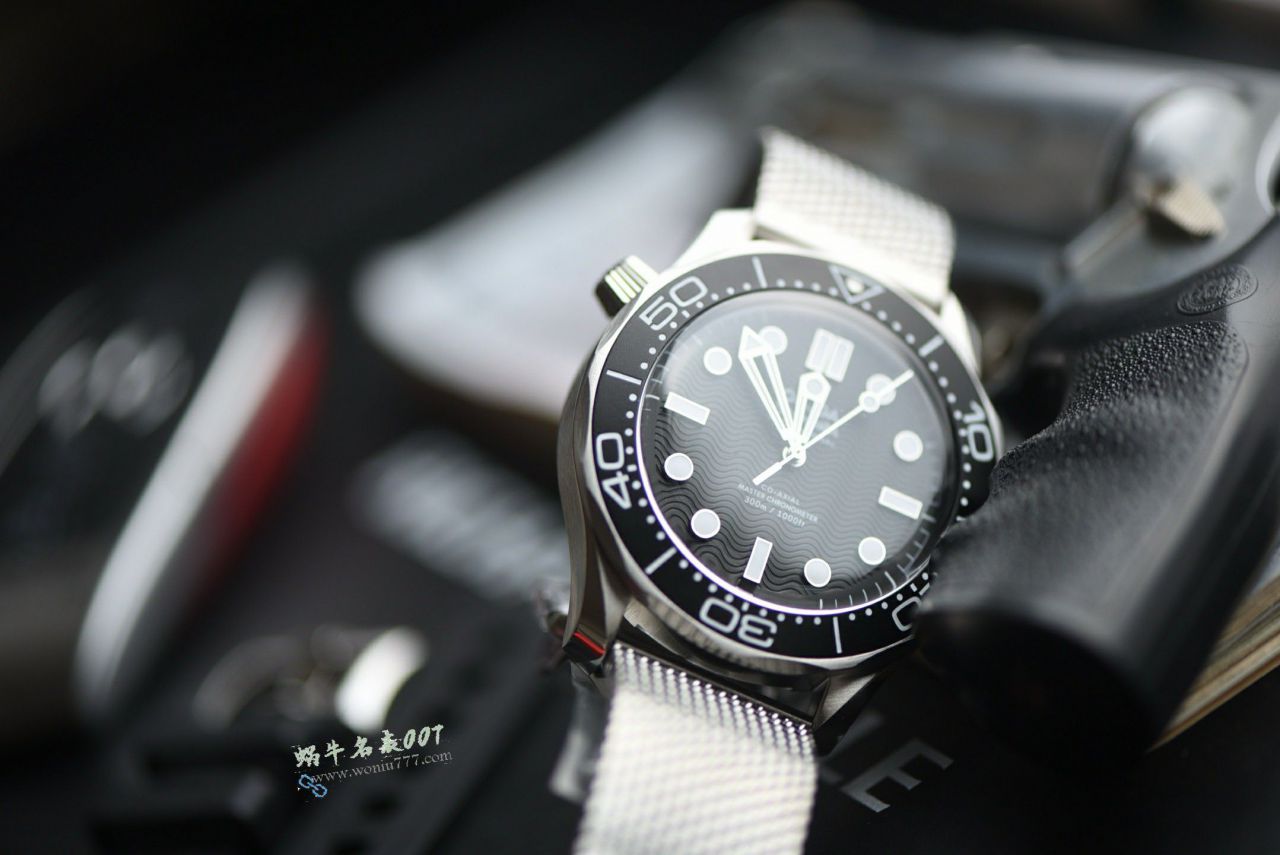 VS Omega  No calendar  Seamaster 300 meters TOP clone watch210.30.42.20.01.010 watches  / VS821