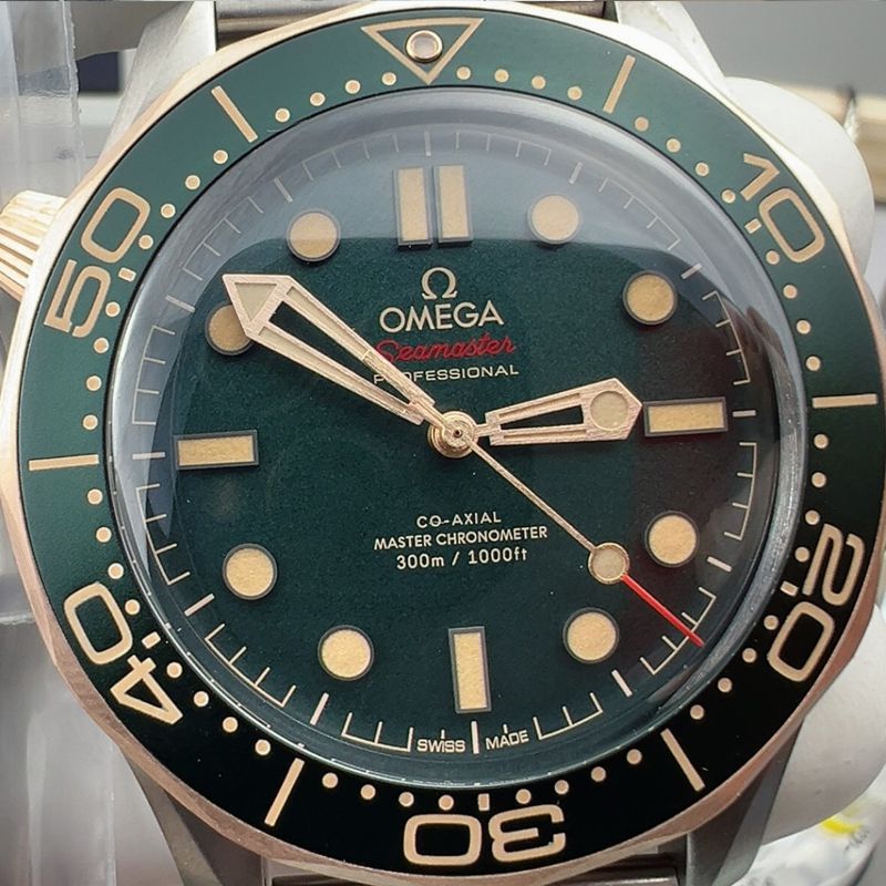 VS Omega   bronze gold  Green 007 No Time to Die   Seamaster 300 super  clone watch210.90.42.20.10.001 watches 