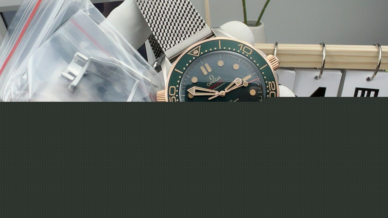 VS Omega   bronze gold  Green 007 No Time to Die   Seamaster 300 super  clone watch210.90.42.20.10.001 watches  / VS827