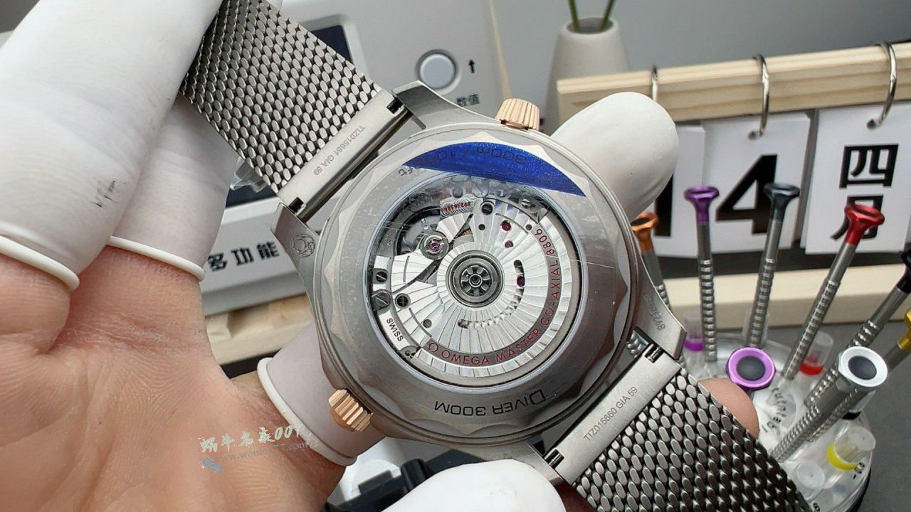 VS Omega   bronze gold  Green 007 No Time to Die   Seamaster 300 super  clone watch210.90.42.20.10.001 watches  / VS827
