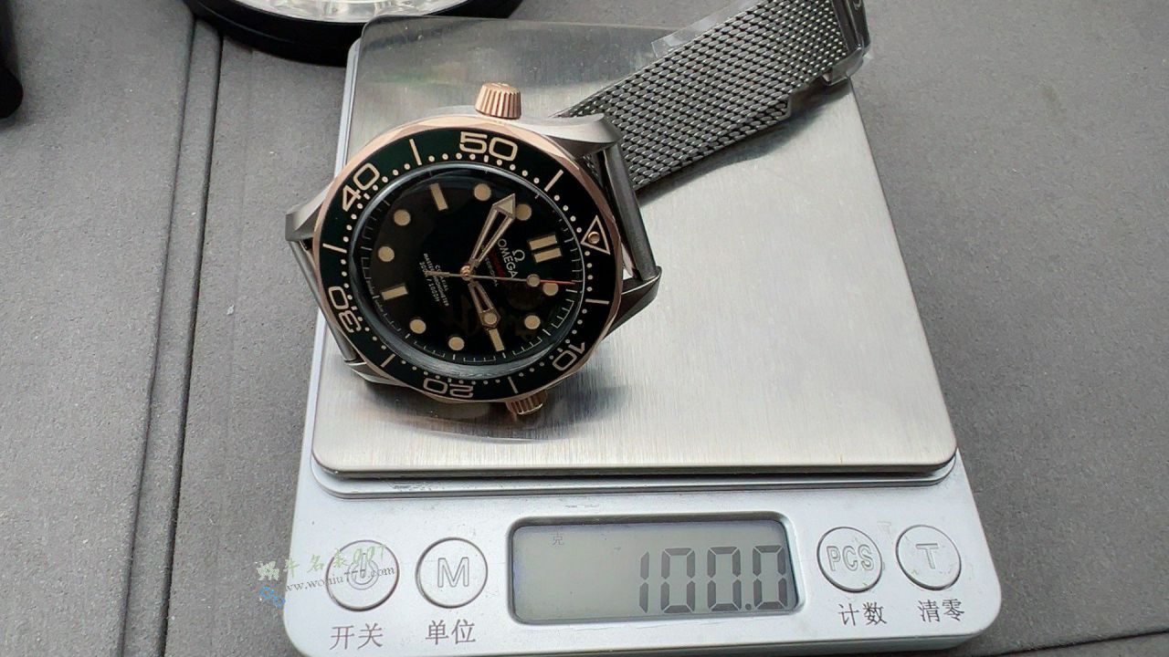 VS Omega   bronze gold  Green 007 No Time to Die   Seamaster 300 super  clone watch210.90.42.20.10.001 watches  / VS827