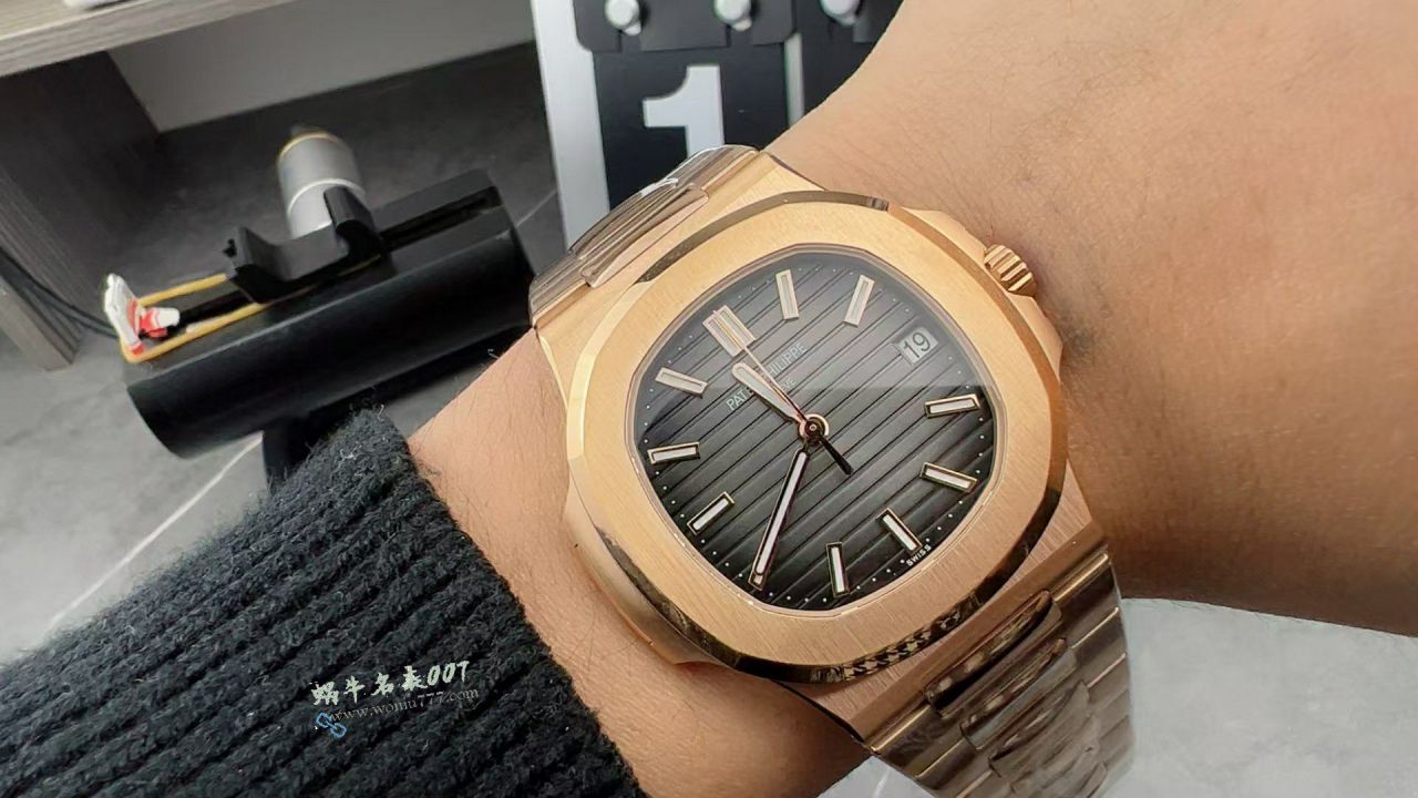 3K Patek Philippe 5711R  Nautilus  Rose gold  Gray surface 100% clone watches  / BD513