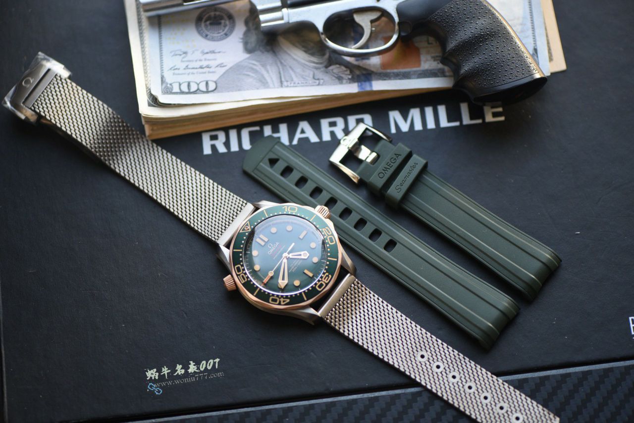 VS Omega   bronze gold  Green 007 No Time to Die   Seamaster 300 super  clone watch210.90.42.20.10.001 watches  / VS827
