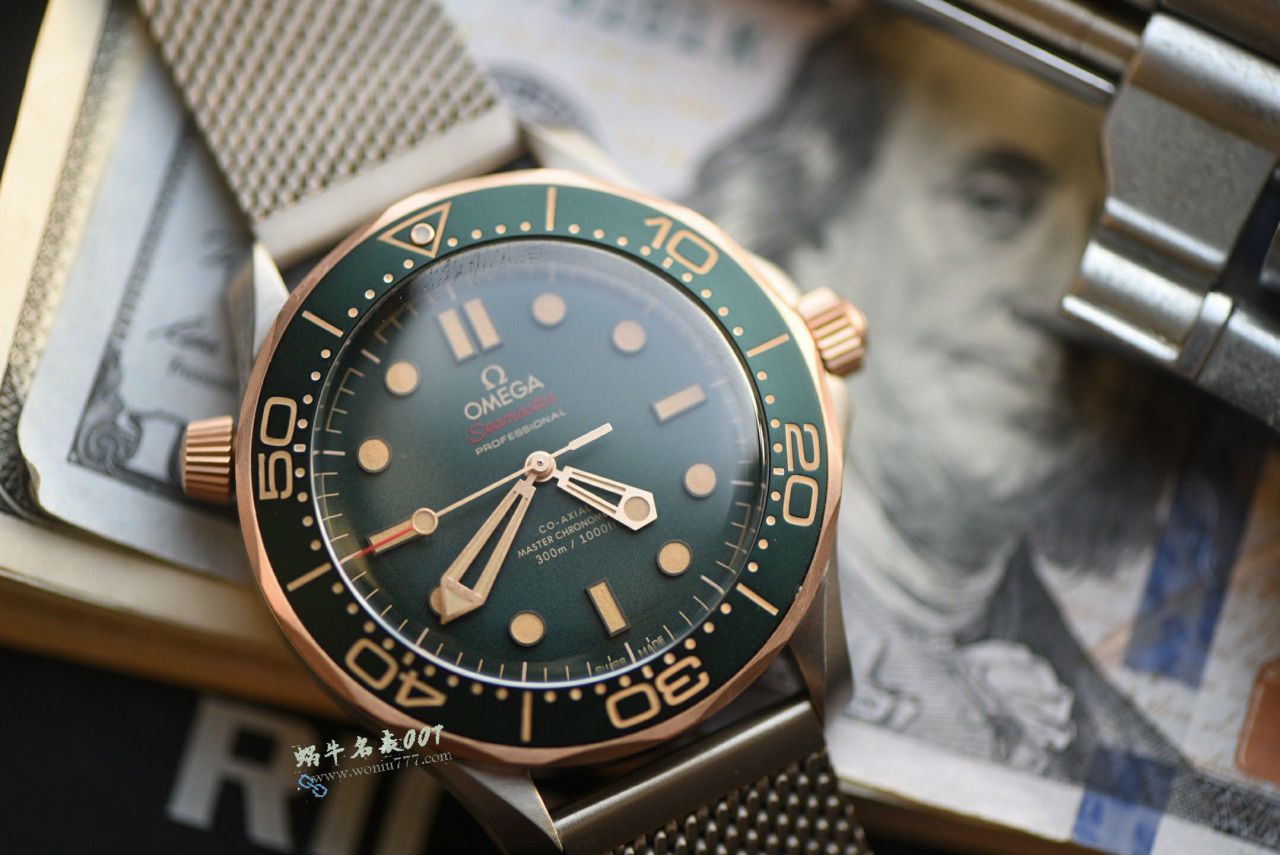VS Omega   bronze gold  Green 007 No Time to Die   Seamaster 300 super  clone watch210.90.42.20.10.001 watches  / VS827