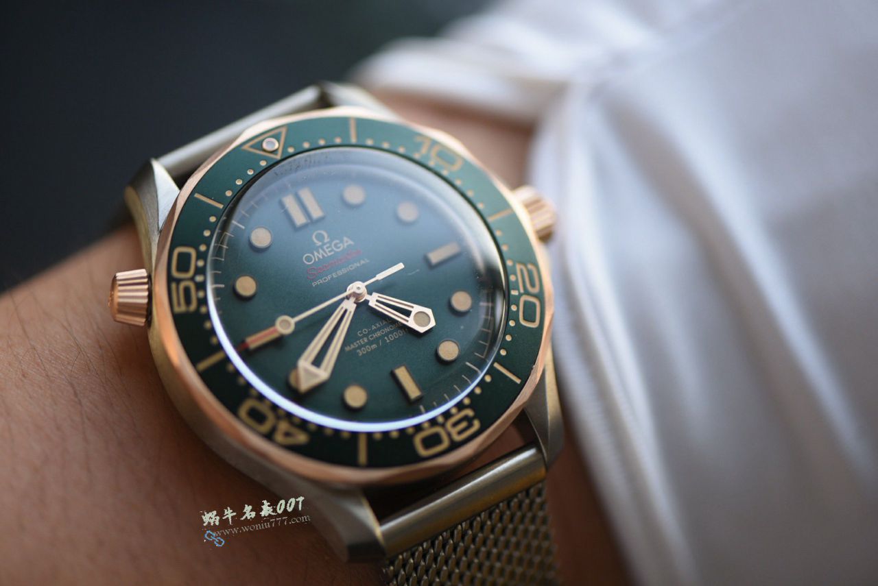 VS Omega   bronze gold  Green 007 No Time to Die   Seamaster 300 super  clone watch210.90.42.20.10.001 watches  / VS827