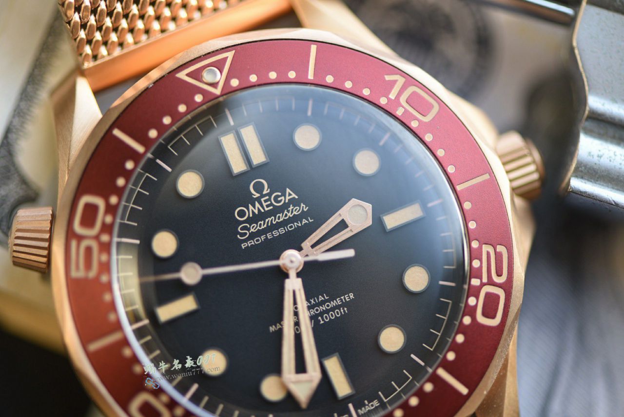 VS Omega 007  Seamaster 300  bronze gold  No Time to Die  clone watch210.90.42.20.01.003 watches  / VS828