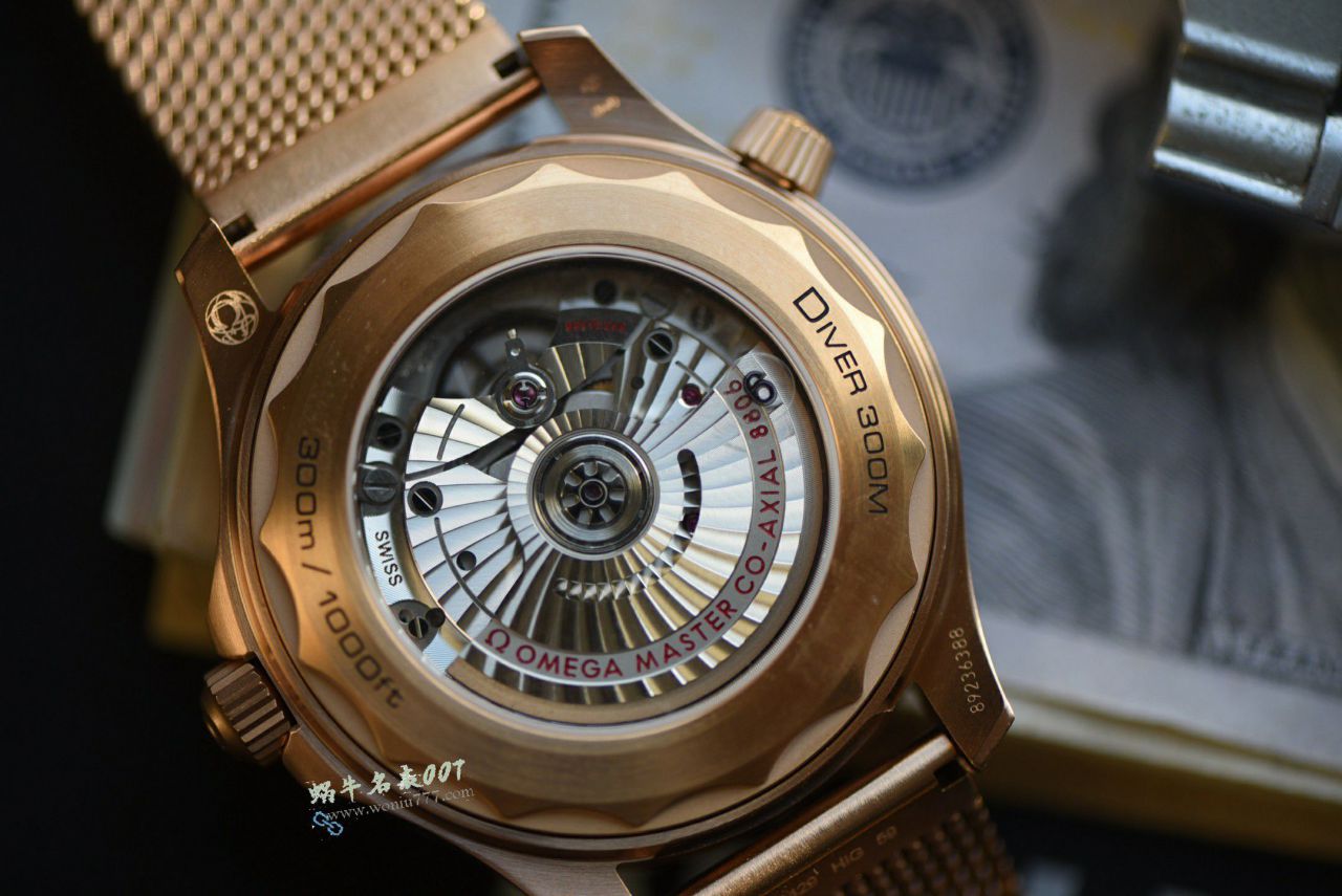  Video review VS Omega   bronze gold  No Time to Die 210.90.42.20.01.003 watches  / VS829