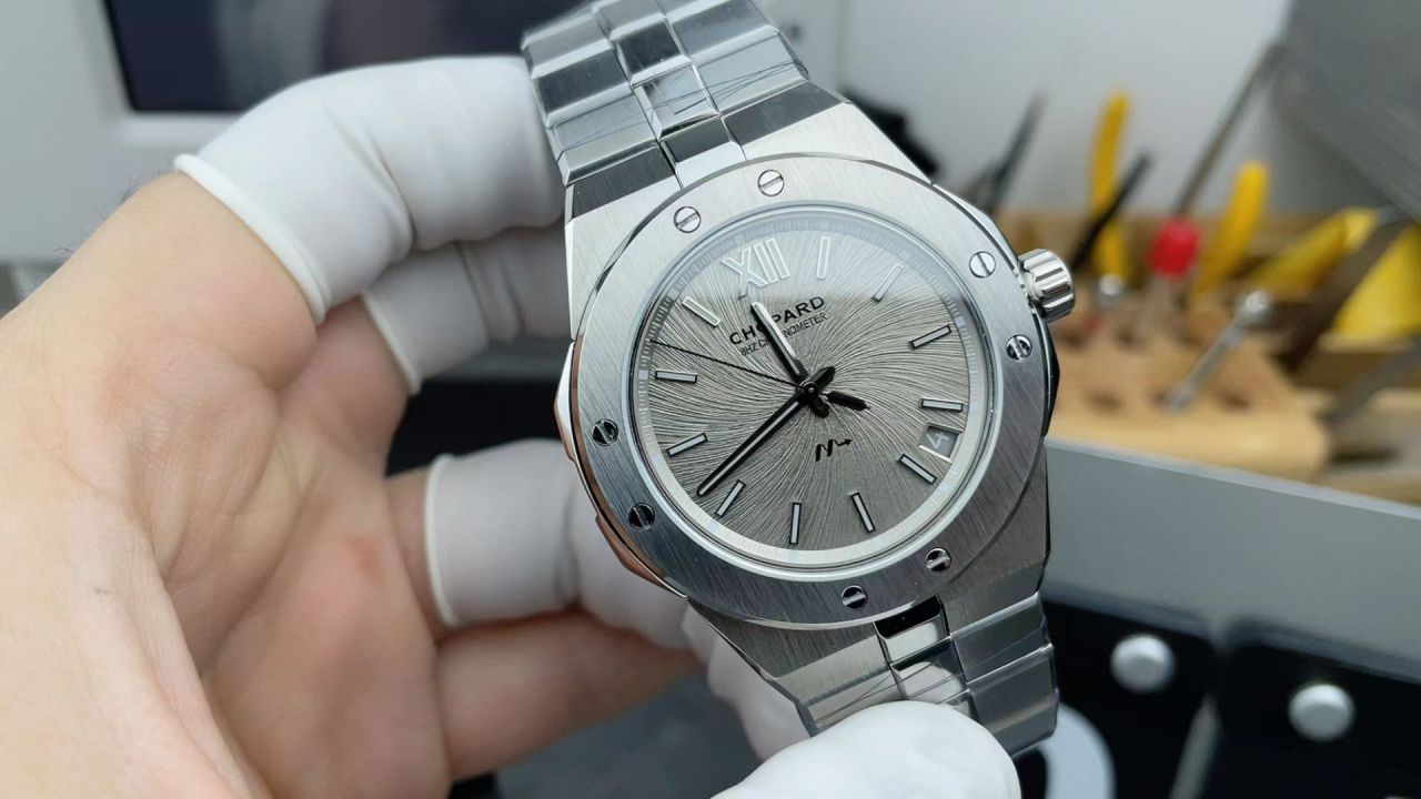 GH Chopard Snow Mountain Proud Wings  clone watch298600-3002 watches  / XB091