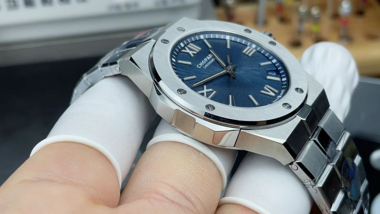 GH Chopard Snow Mountain Proud Wings  clone watch298600-3001 watches  / XB090