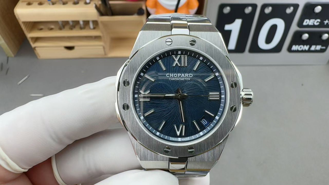 GH Chopard Snow Mountain Proud Wings  clone watch298600-3001 watches  / XB090