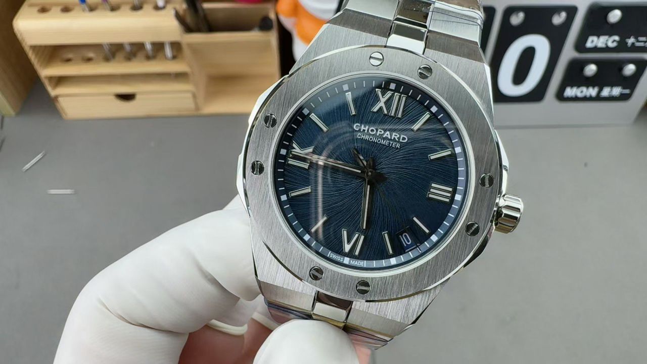 GH Chopard Snow Mountain Proud Wings  clone watch298600-3001 watches  / XB090