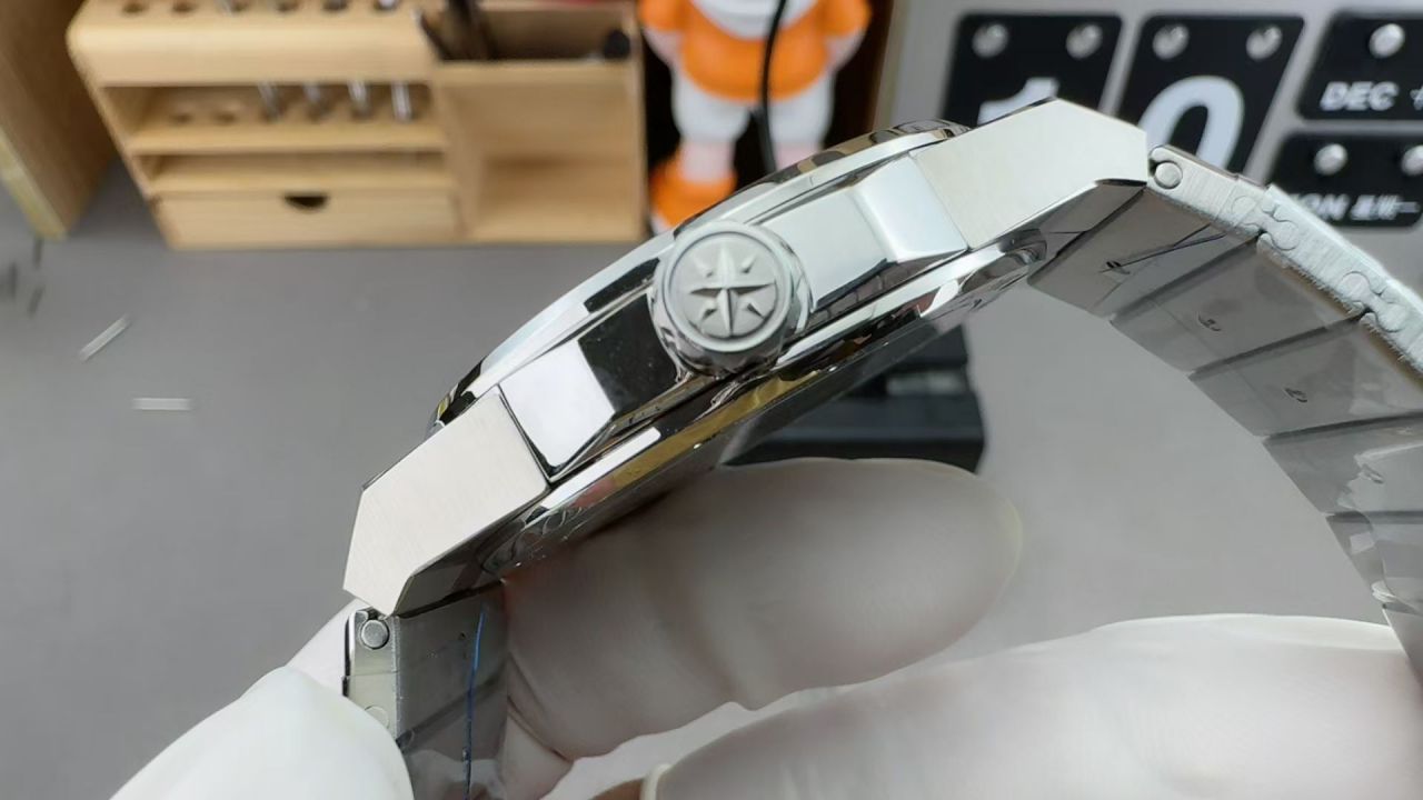 GH Chopard Snow Mountain Proud Wings  clone watch298600-3001 watches  / XB090
