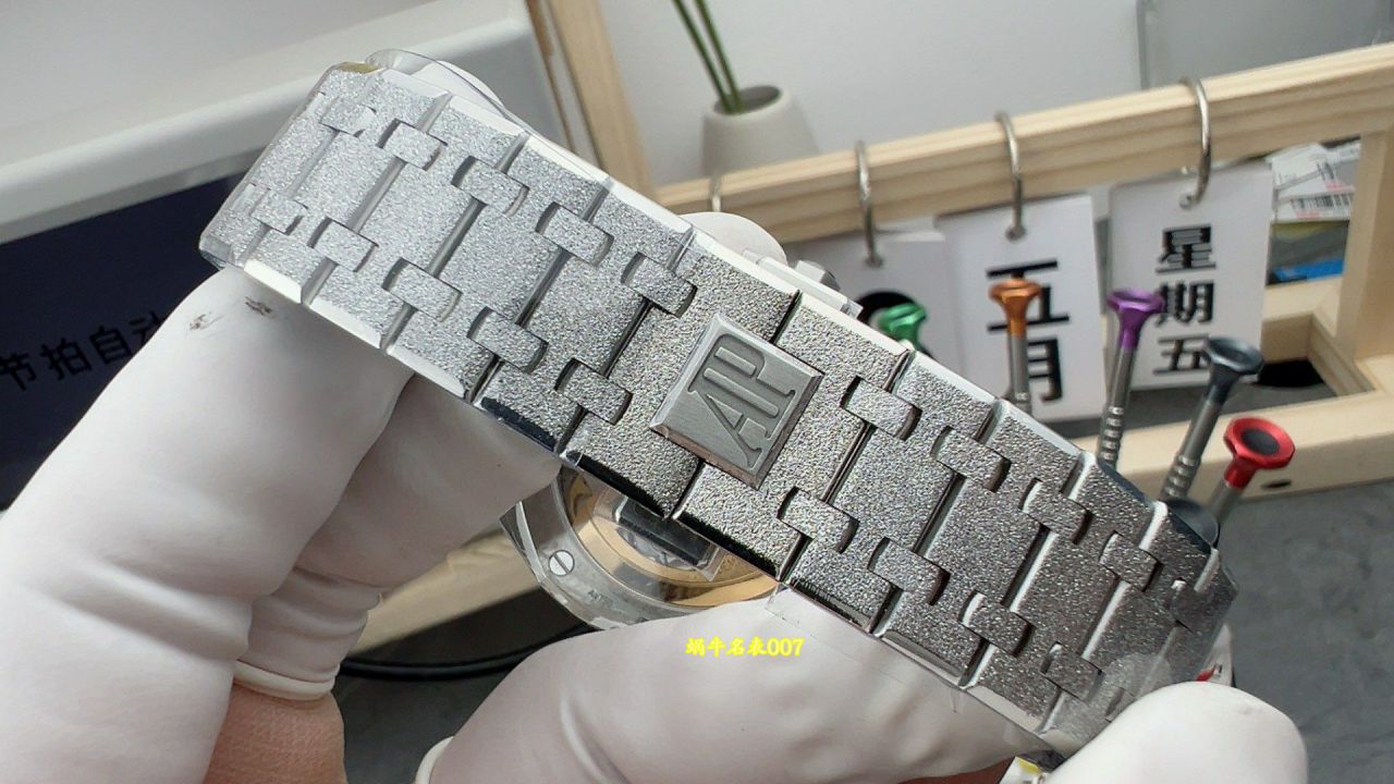 APS Audemars Piguet Royal Oak  series   clone watch26240BC.GG.1324BC.02 watches  / AP321