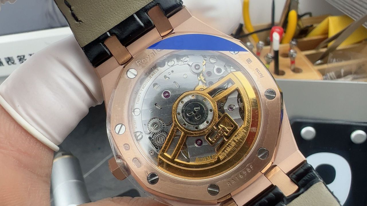 APS Factory Audemars Piguet Royal Oak  clone watch15510OR.OO.D002CR.02 watches  / AP328