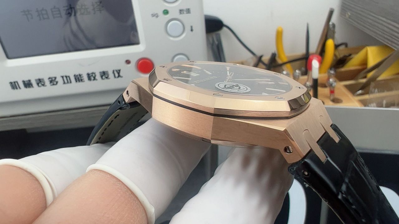 APS Factory Audemars Piguet Royal Oak  clone watch15510OR.OO.D002CR.02 watches  / AP328