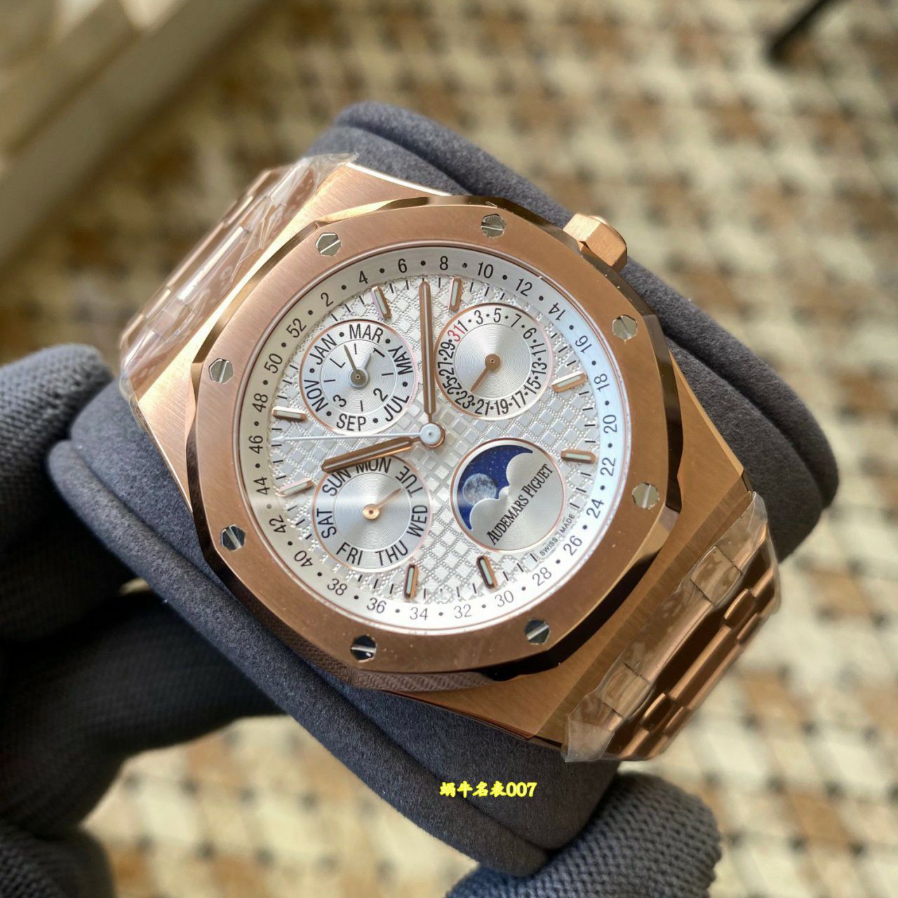 APS Factory Audemars Piguet Royal Oak TOP clone watch26574OR.OO.1220OR.01 watches  / AP335