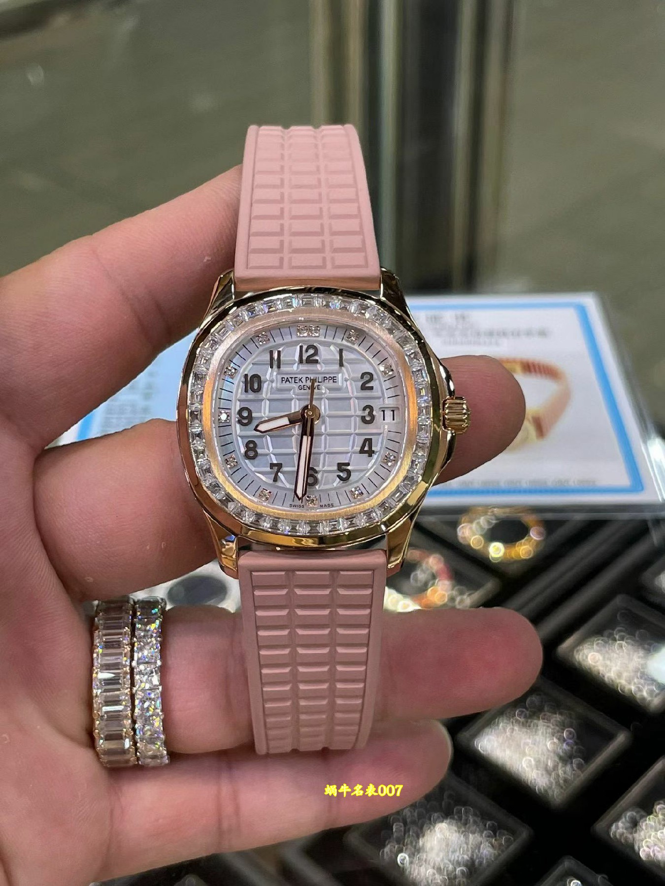 加工定制18K包金真钻版百达翡丽AQUANAUT系列5072R-001腕表顶级复刻女士手表 /  
