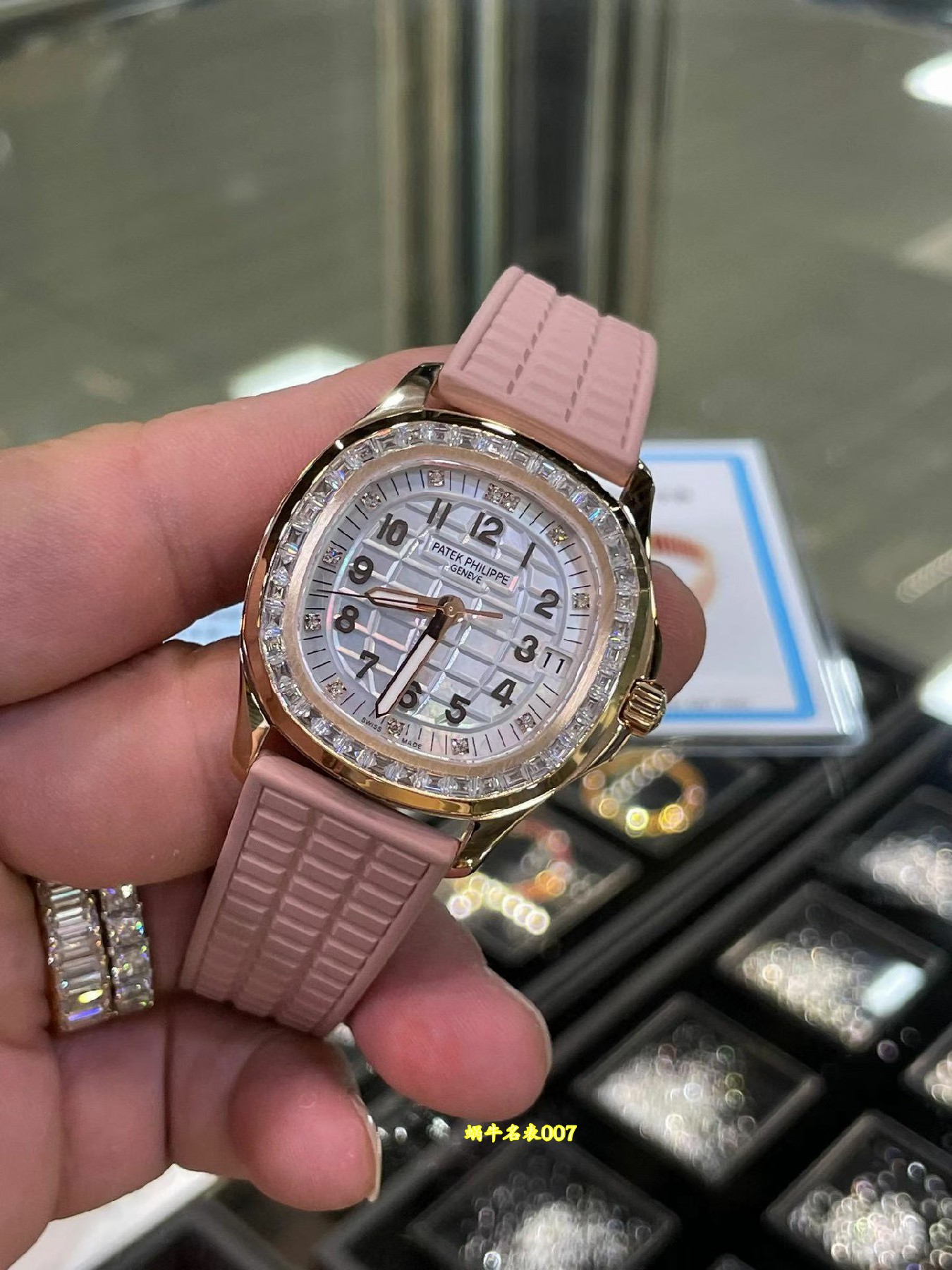 加工定制18K包金真钻版百达翡丽AQUANAUT系列5072R-001腕表顶级复刻女士手表 /  