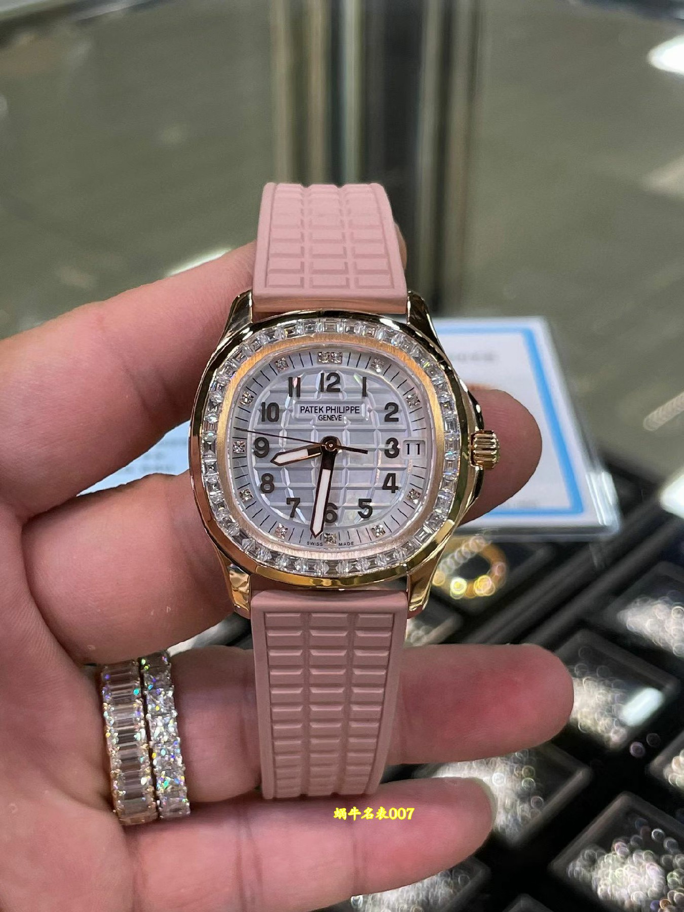 加工定制18K包金真钻版百达翡丽AQUANAUT系列5072R-001腕表顶级复刻女士手表 /  