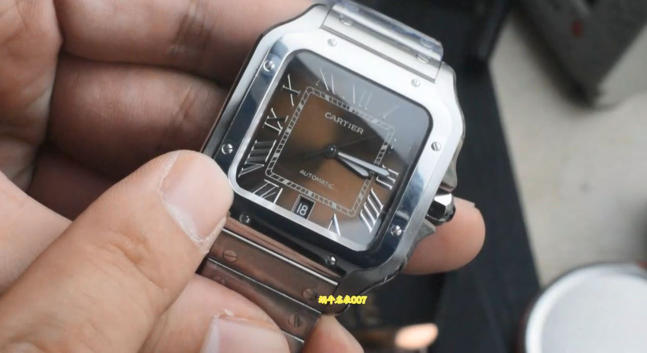 2171102213304E6OG.jpg