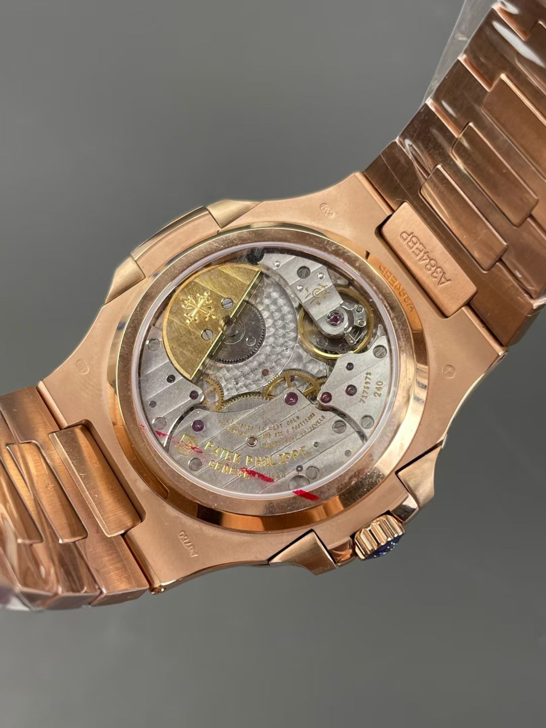 UMI  watch replica Patek Philippe 5712R-001腕表 百達翡麗 5712R-001 高仿手錶 (鹦鹉螺) /  