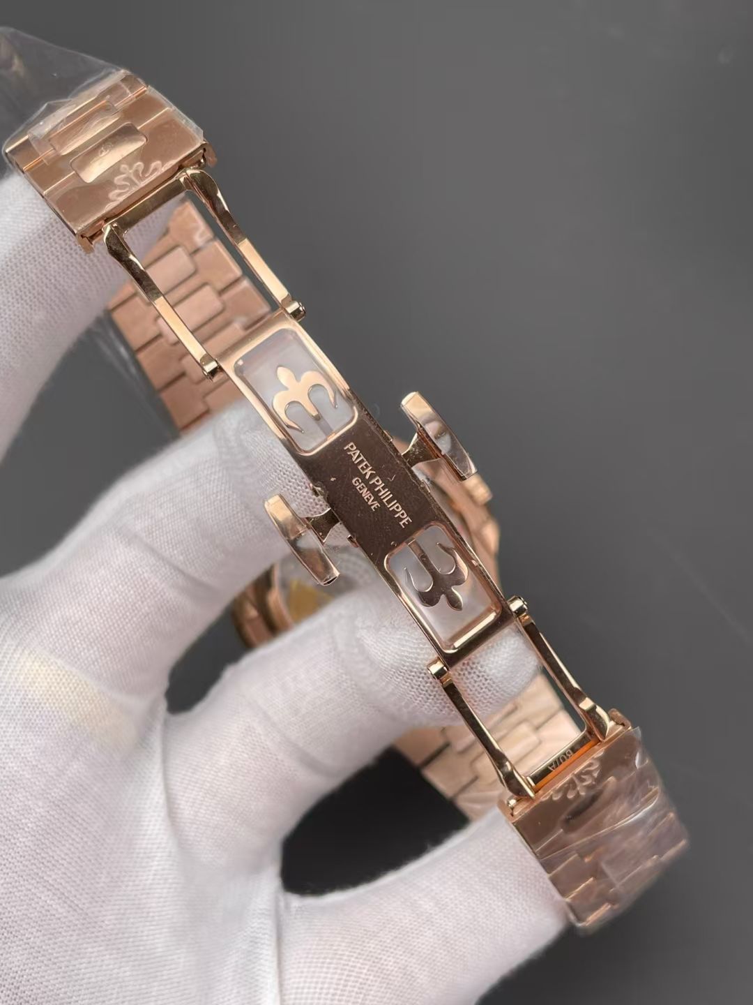UMI  watch replica Patek Philippe 5712R-001腕表 百達翡麗 5712R-001 高仿手錶 (鹦鹉螺) /  