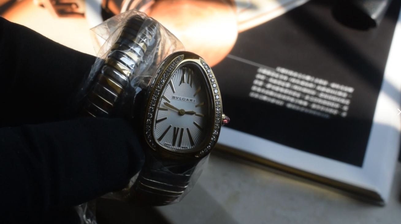 视频 宝格丽SERPENTI 寶格麗高仿手錶 103648 Bvlgari replica watch   snake shape customized diamonds女士腕表 / DSC_0052(1)